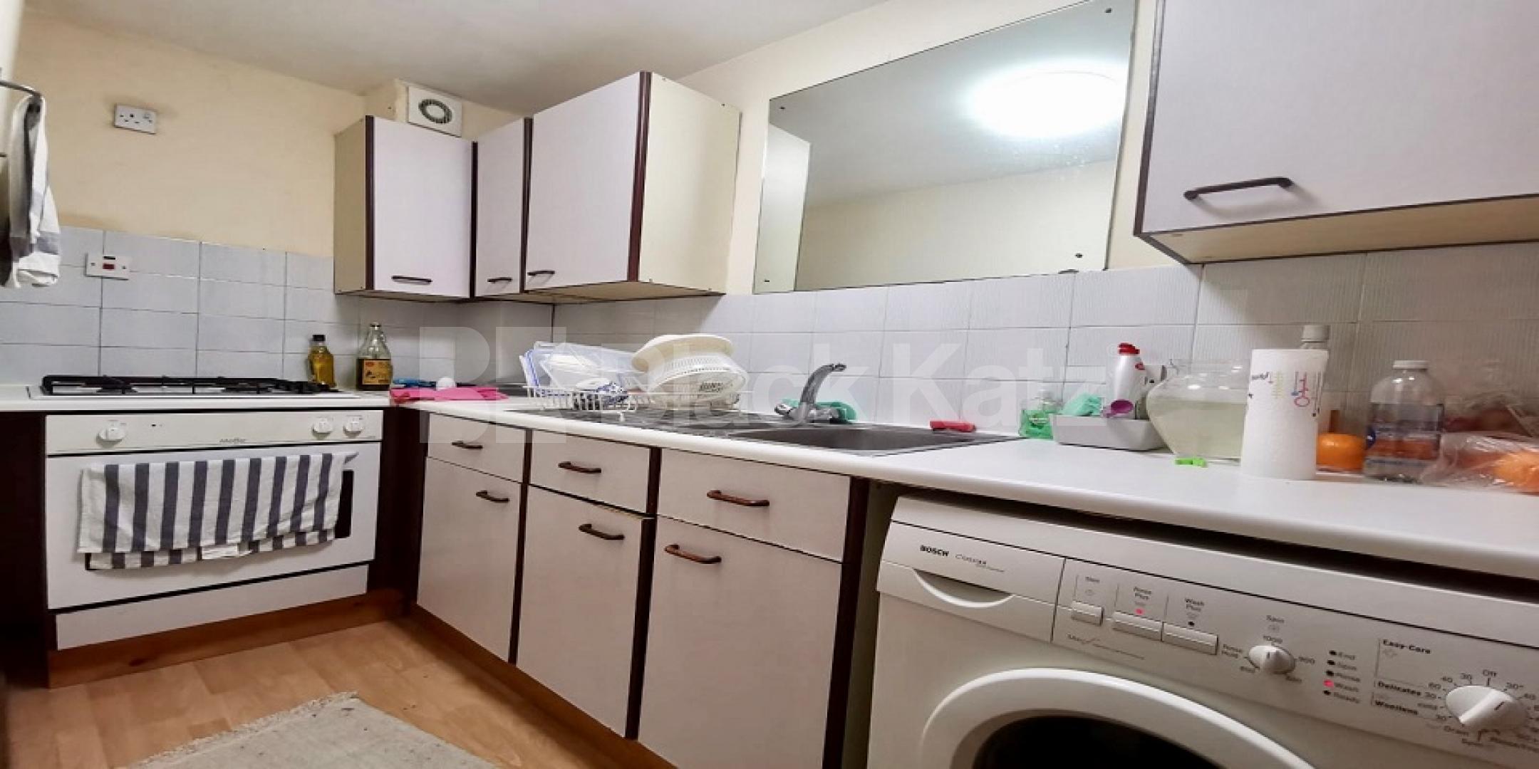 			LET , 1 Bedroom, 1 bath, 1 reception Apartment			 Camberwell Road, Camberwell/Oval